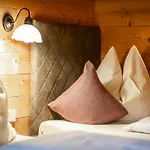Chalet Almdorf Zillertal, Fügen