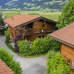 Almdorf Zillertal, * Fügen