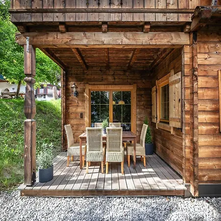 Almdorf Zillertal, בקתה