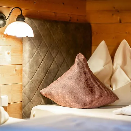 Almdorf Zillertal, בקתה