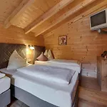 Almdorf Zillertal, Dağ evi *