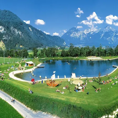 Almdorf Zillertal, 샬레 푸겐