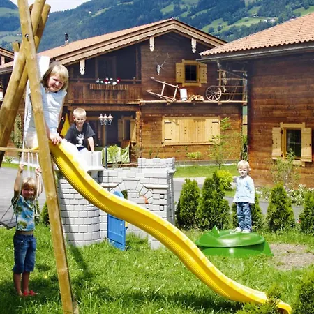 シャレー Almdorf Zillertal, フューゲン